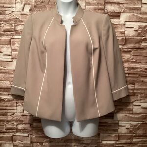 Tahari Arthur Chic Tan Blazer with White Trim 18W